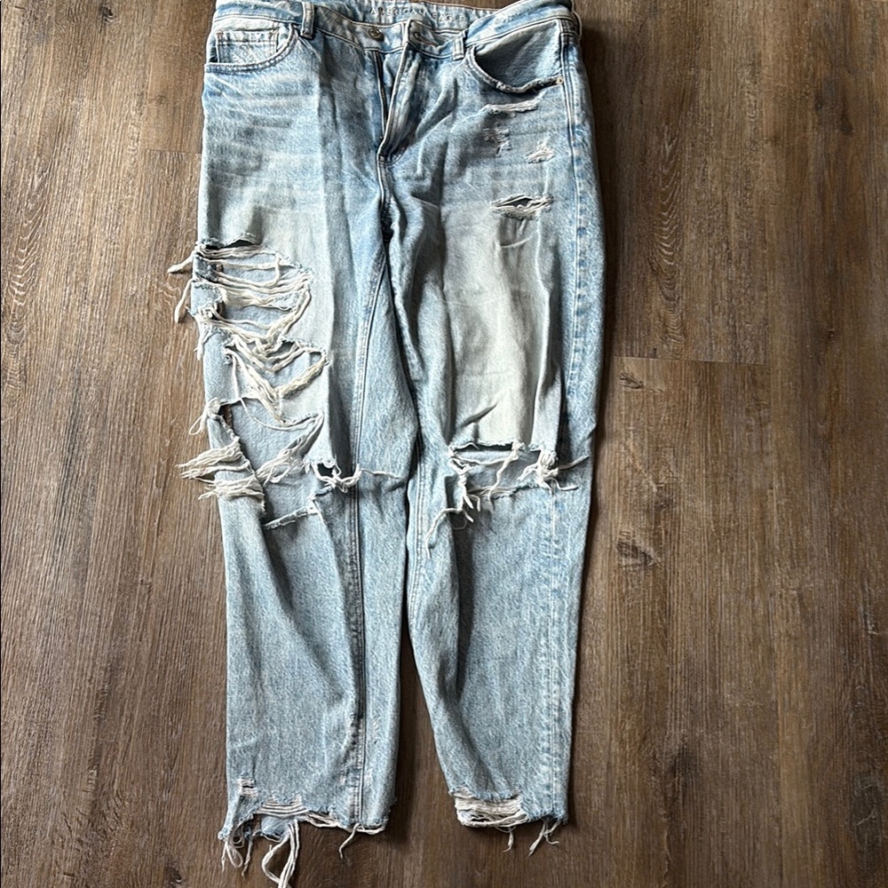 American eagle acid wash Distressed Light Blue mom Jeans